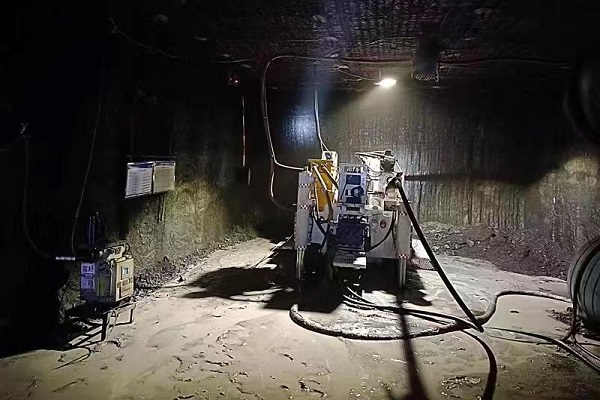 榆林分公司韓家灣礦業(yè)223101回風順槽工作面千米定向鉆超前探查工程順利開工.jpg