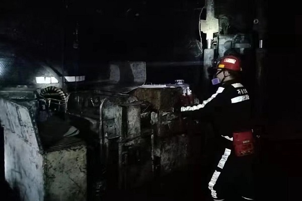 榆林分公司《3202綜采工作面切眼高壓水預裂頂板工程》順利通過礦方竣工驗收 (1).jpg