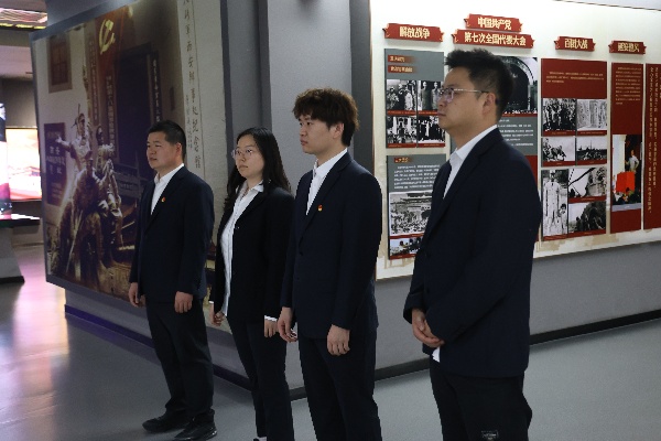 參觀.JPG