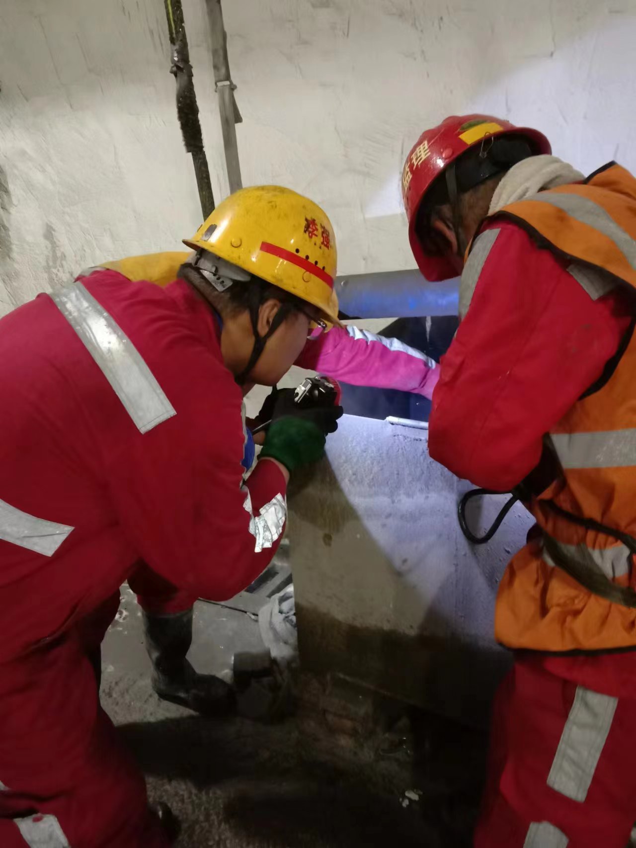 韓城分公司 曹家灘煤礦大斷面斜井過(guò)松散層砂化段綜合防治水技術(shù)研究項(xiàng)目通過(guò)驗(yàn)收.png