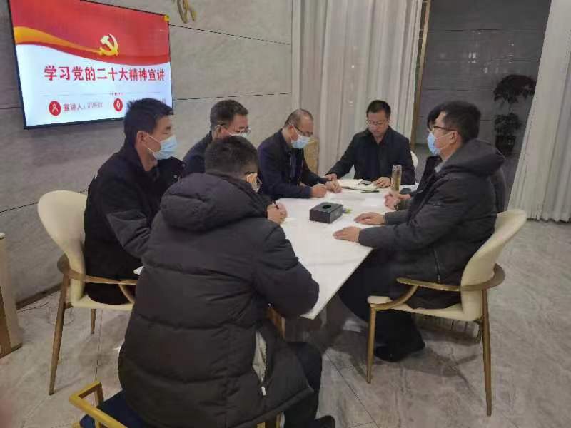 陜煤層氣公司總工程師熊鵬輝到榆林分公司宣講黨的二十大精神.jpg